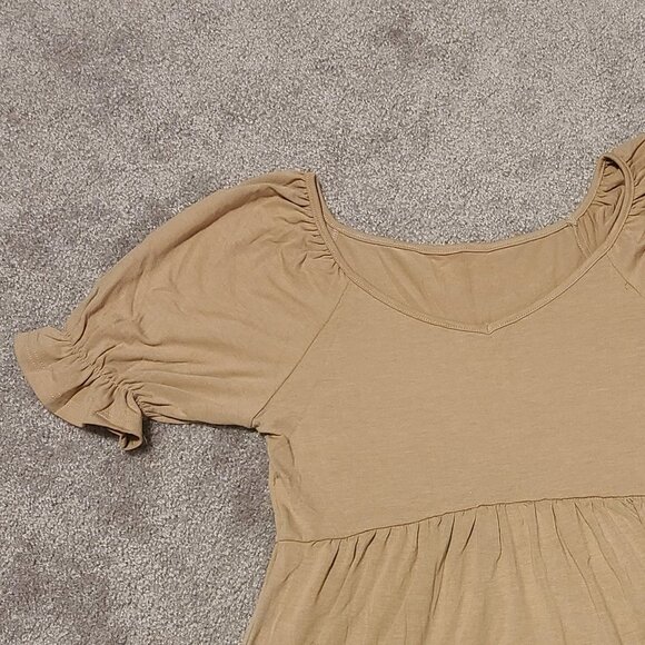 🔥3/$42 with FREE SHIPPING🔥 NWOT Casual short sleeve khaki top - Picture 2 of 3